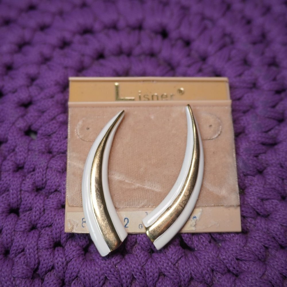 Lisner Womens White And Gold Horn Abstract Shaped Vintage Earrings